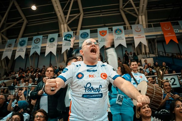 Waiter's curl : le guide complet pour maximiser le pic du biceps